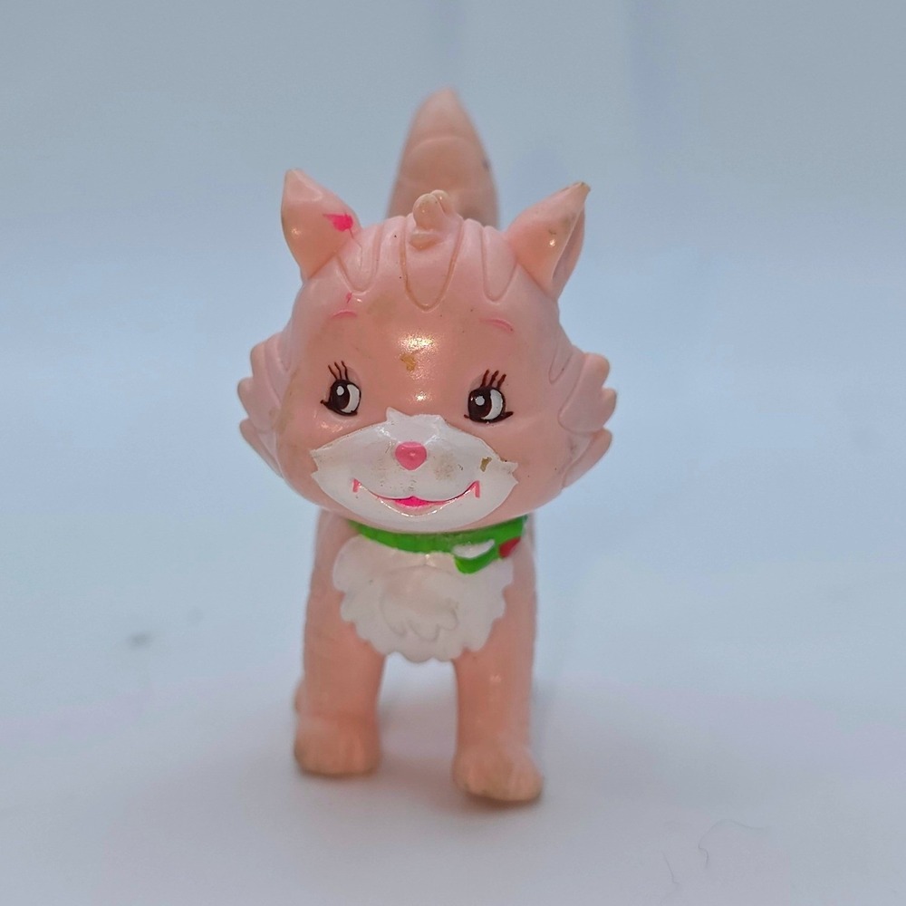 Bandai Strawberry Shortcake Custard Cat Figurine Mini Pink Fair Cond. 2002 TCFC